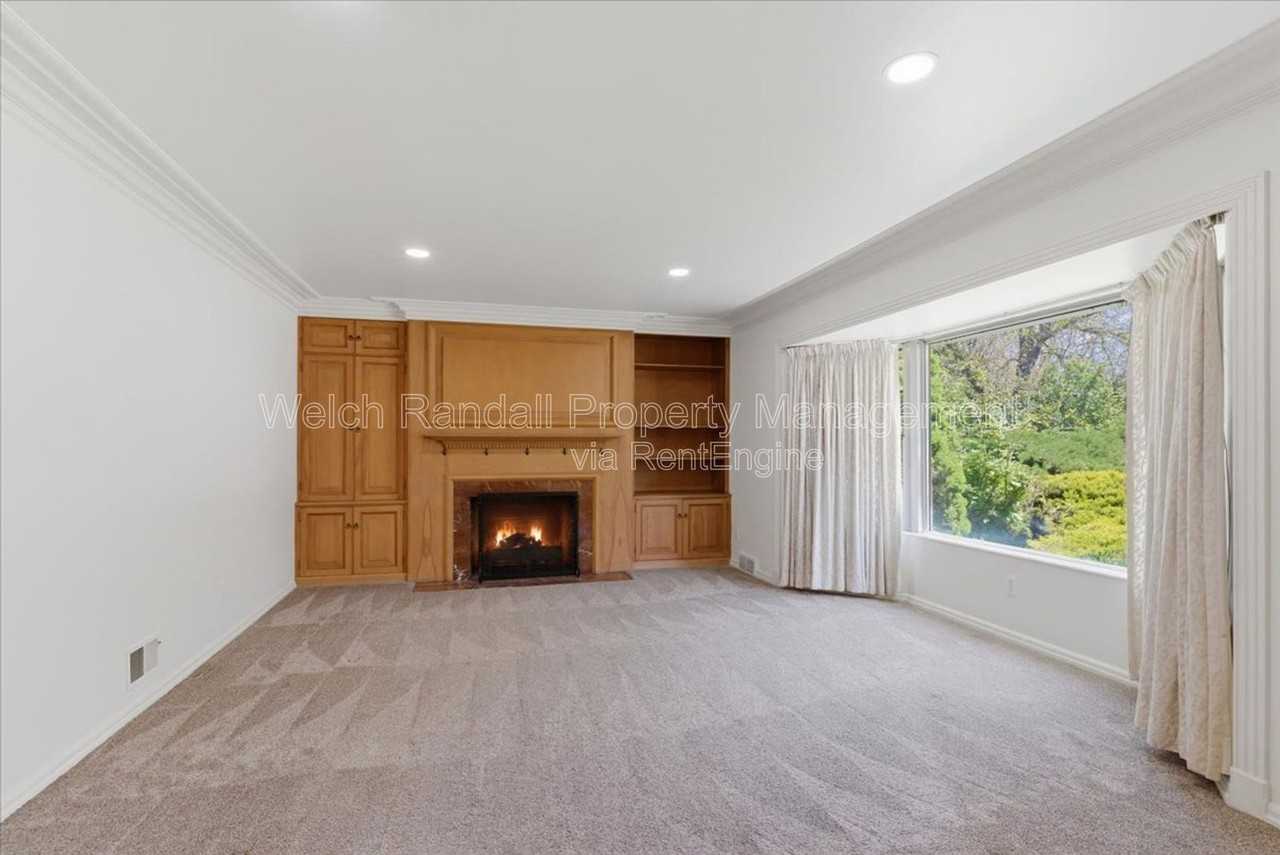 3269 Polk Ave - Photo 5 of 46