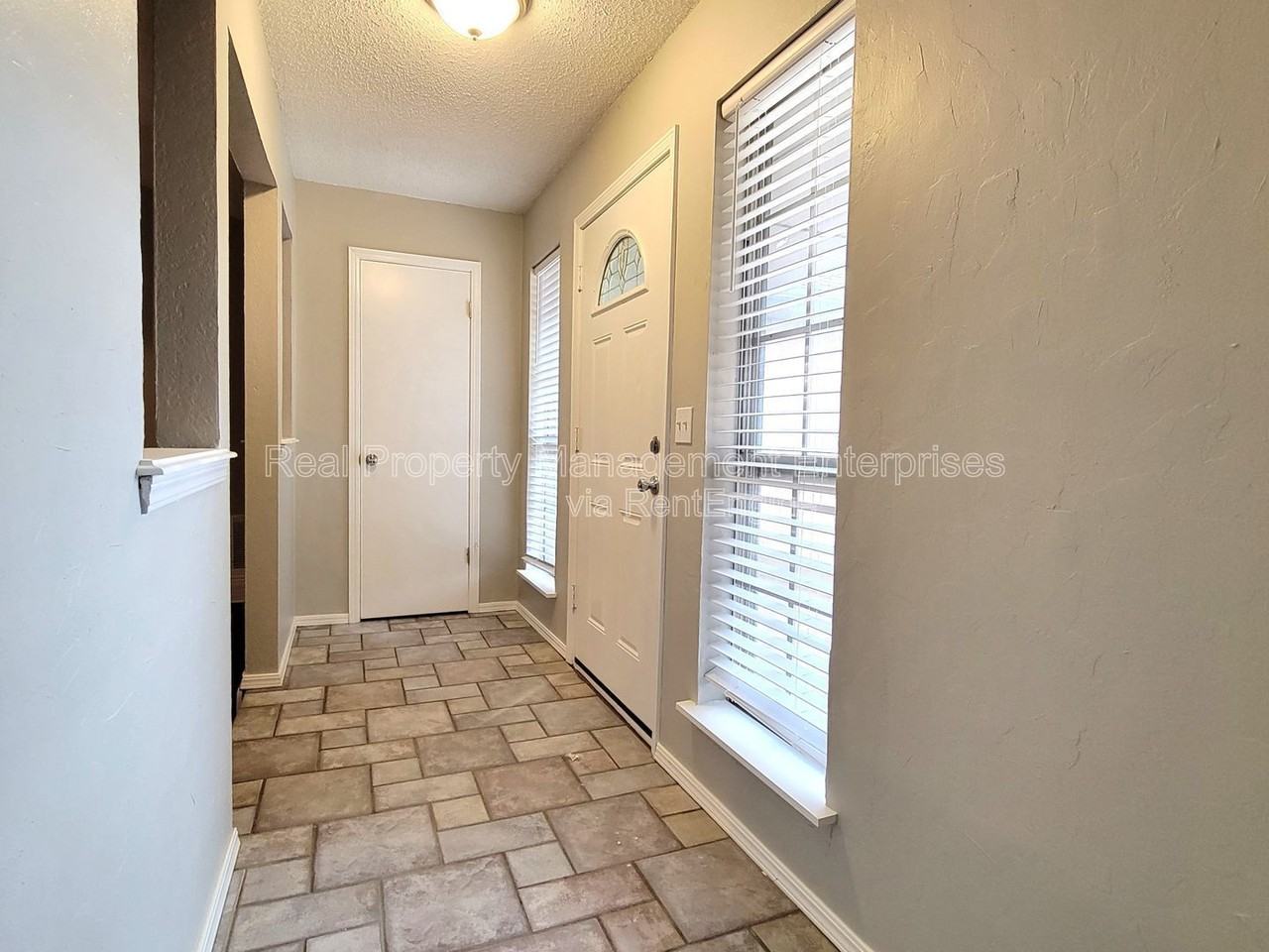 740 Royal Ln - Photo 5 of 21
