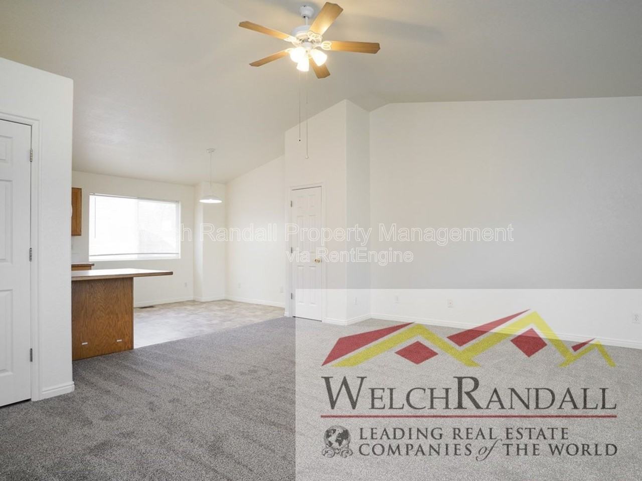 745 30th St - Photo 7 of 26