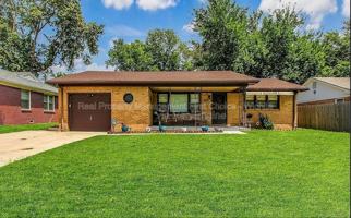 featured image of 732 N El Paso Dr