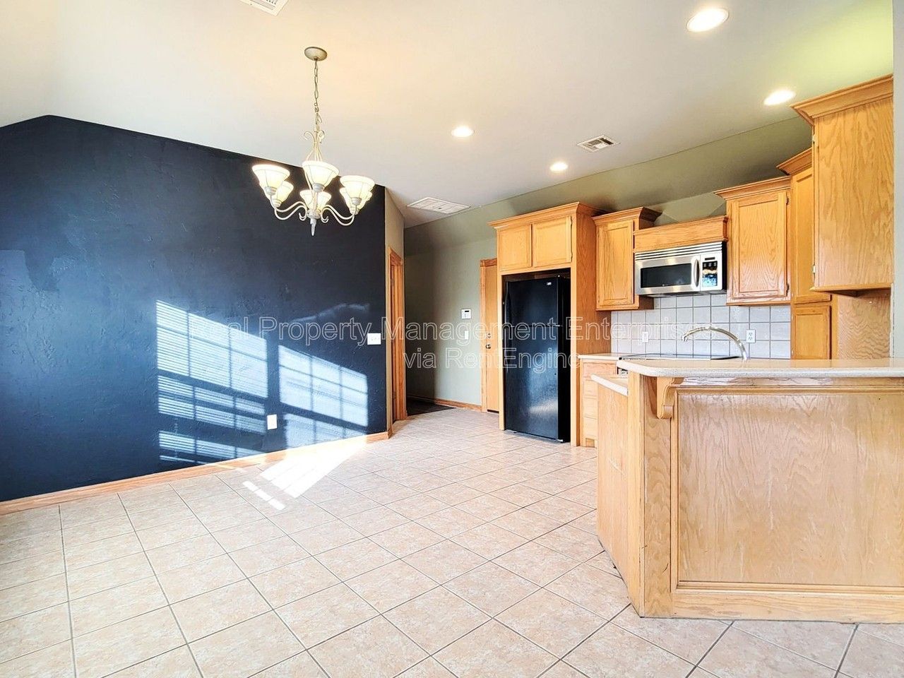 4701 Castle Bay Cv - Photo 5 of 17