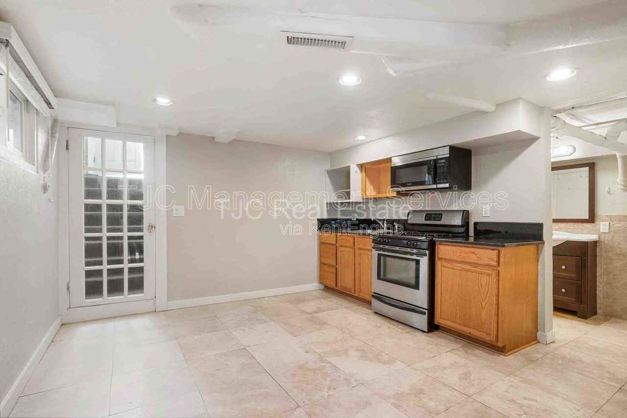 1223 N Lafayette St #7 - Photo 3 of 13