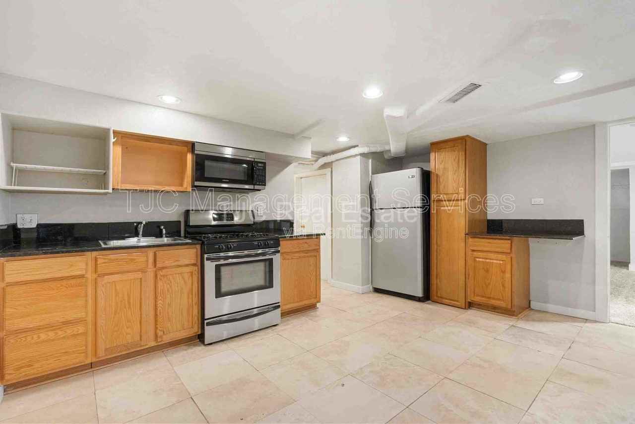 1223 N Lafayette St #7 - Photo 4 of 13