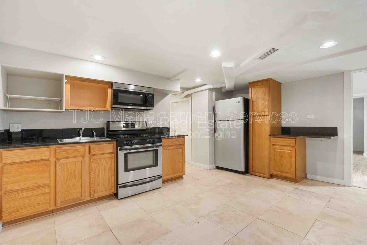 1223 N Lafayette St #7 - Photo 7 of 13