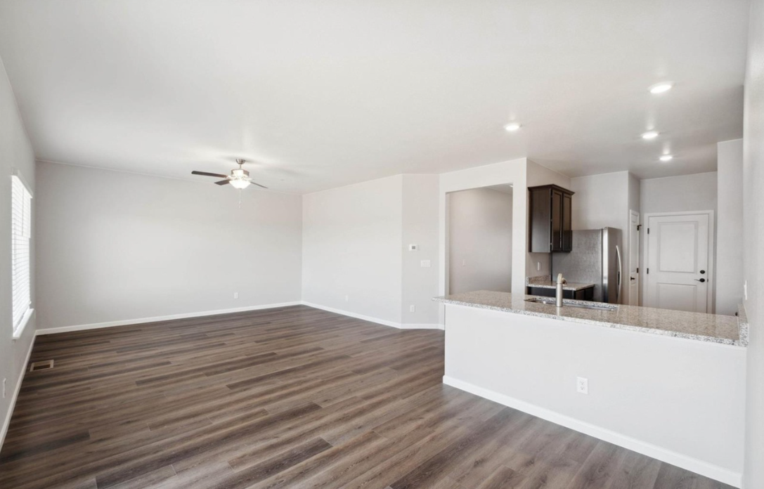828 Hearthstone Ave - Photo 3 of 16