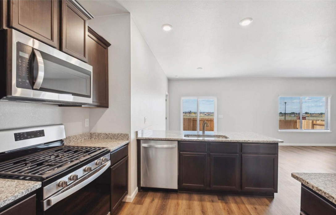 828 Hearthstone Ave - Photo 5 of 16