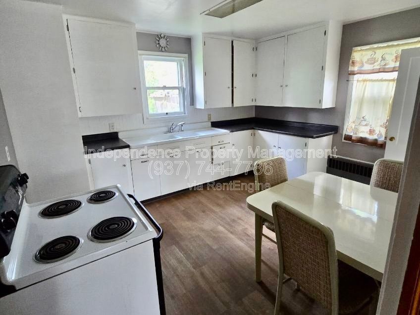 1220 W 19th St - Photo 3 of 27