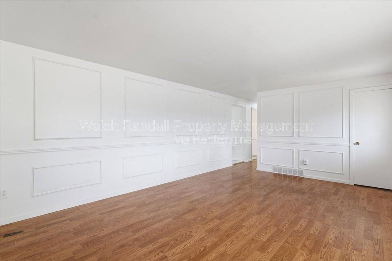 4192 S 3760 W - Photo 4 of 35