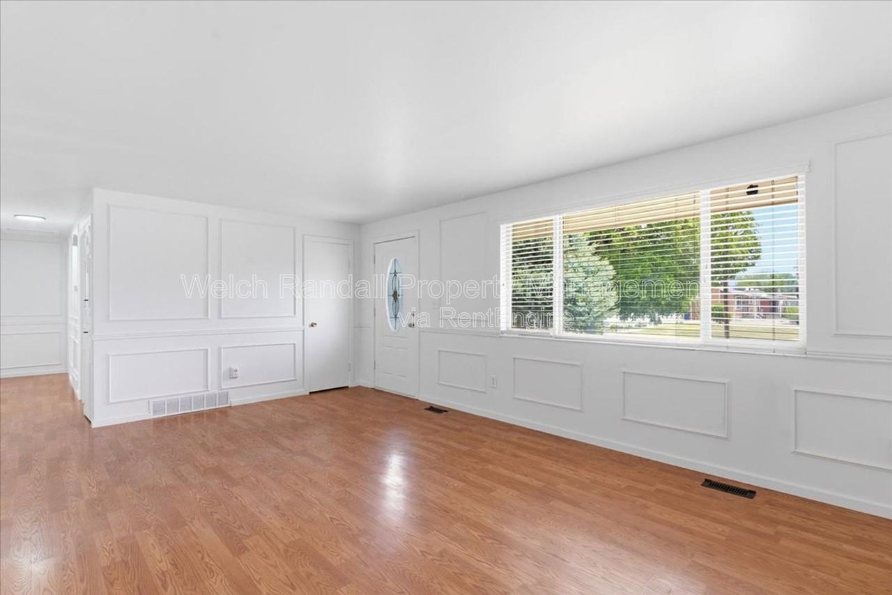 4192 S 3760 W - Photo 5 of 35