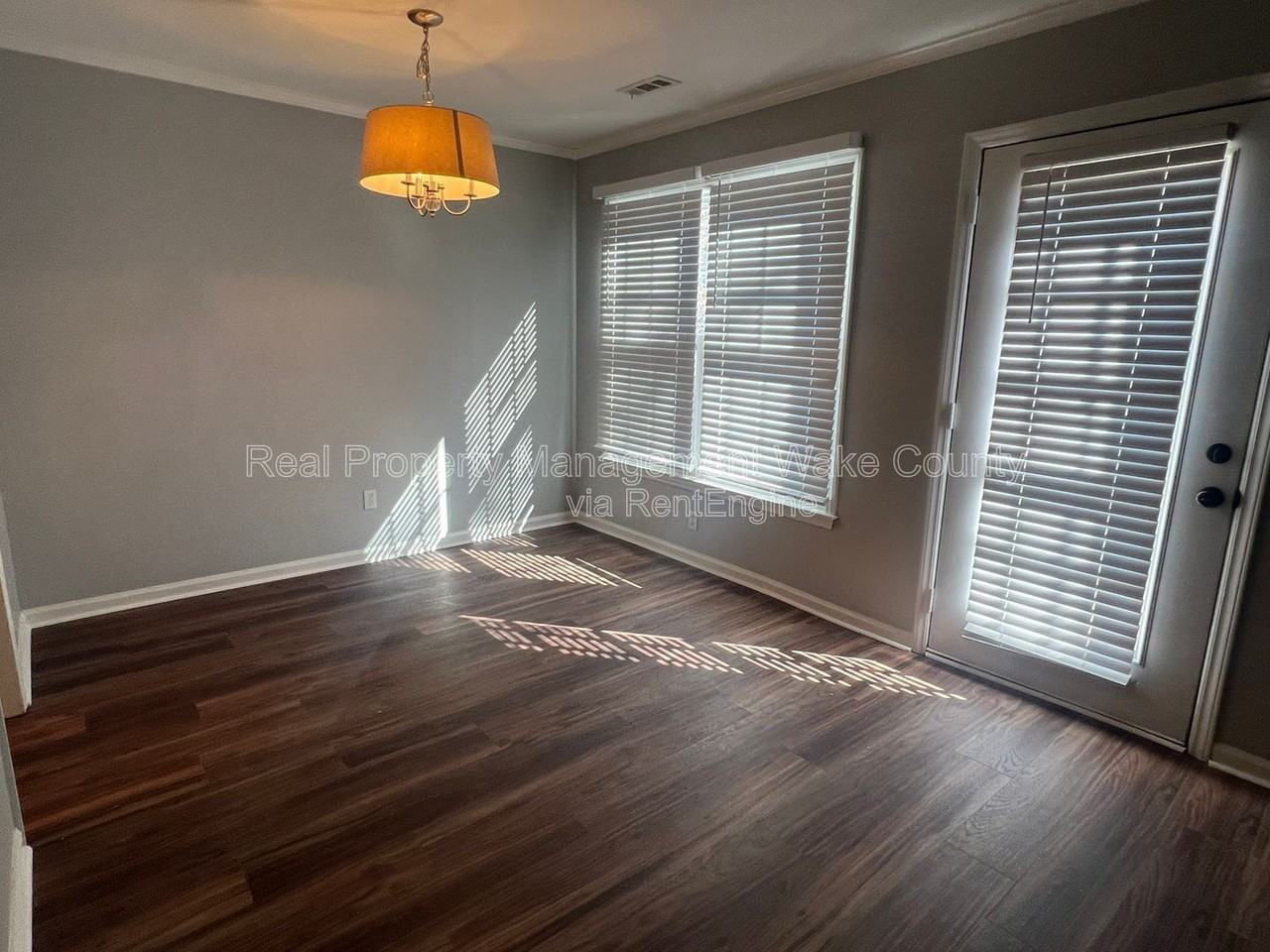 106 Wythe Cir - Photo 3 of 29