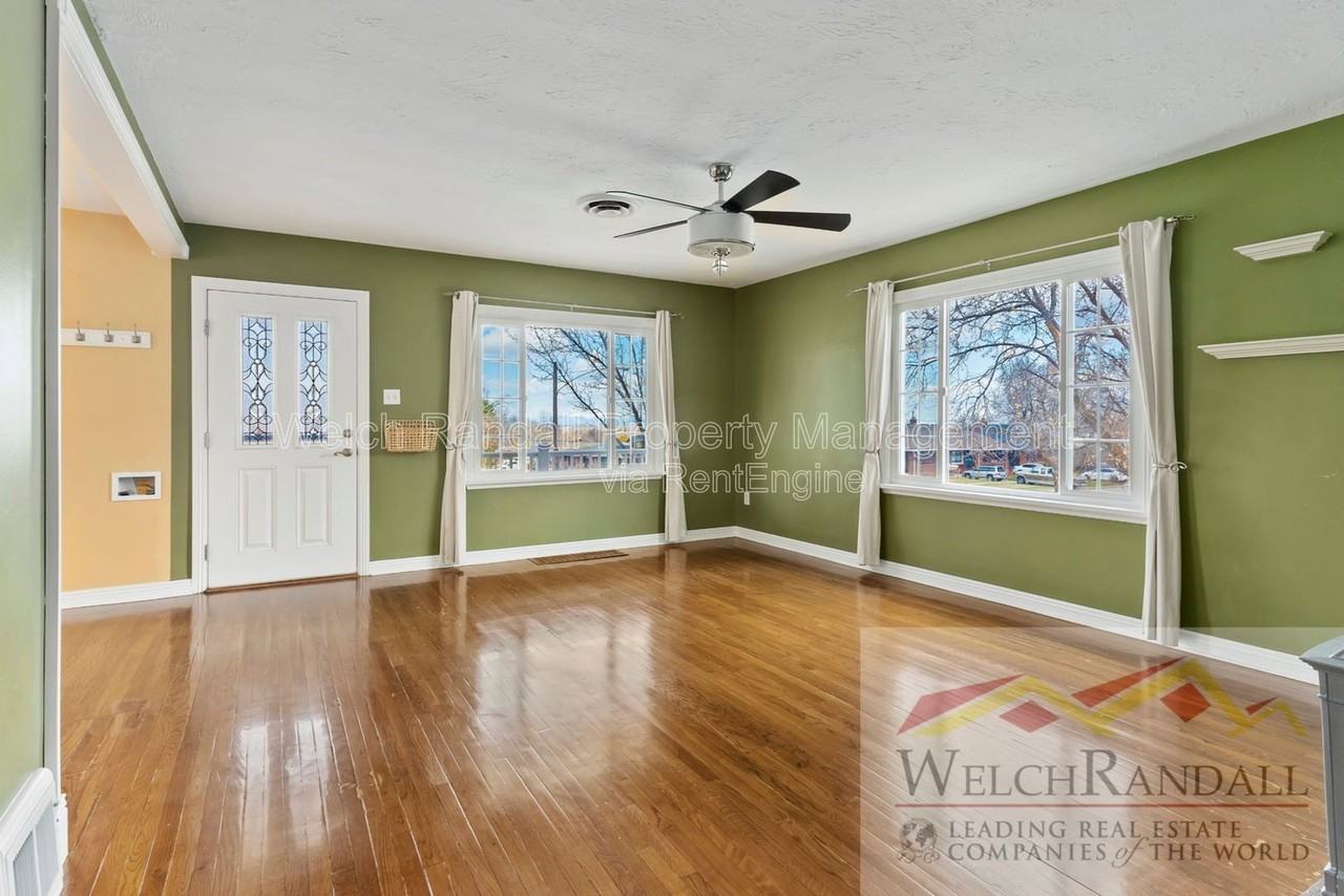 2904 Van Buren Ave - Photo 3 of 15