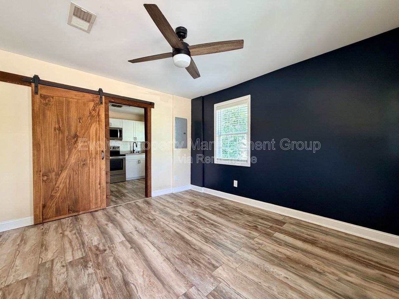 681 Harrell St - Photo 7 of 14