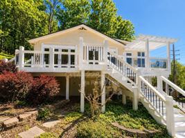 featured image of 1 Wynstay Ave