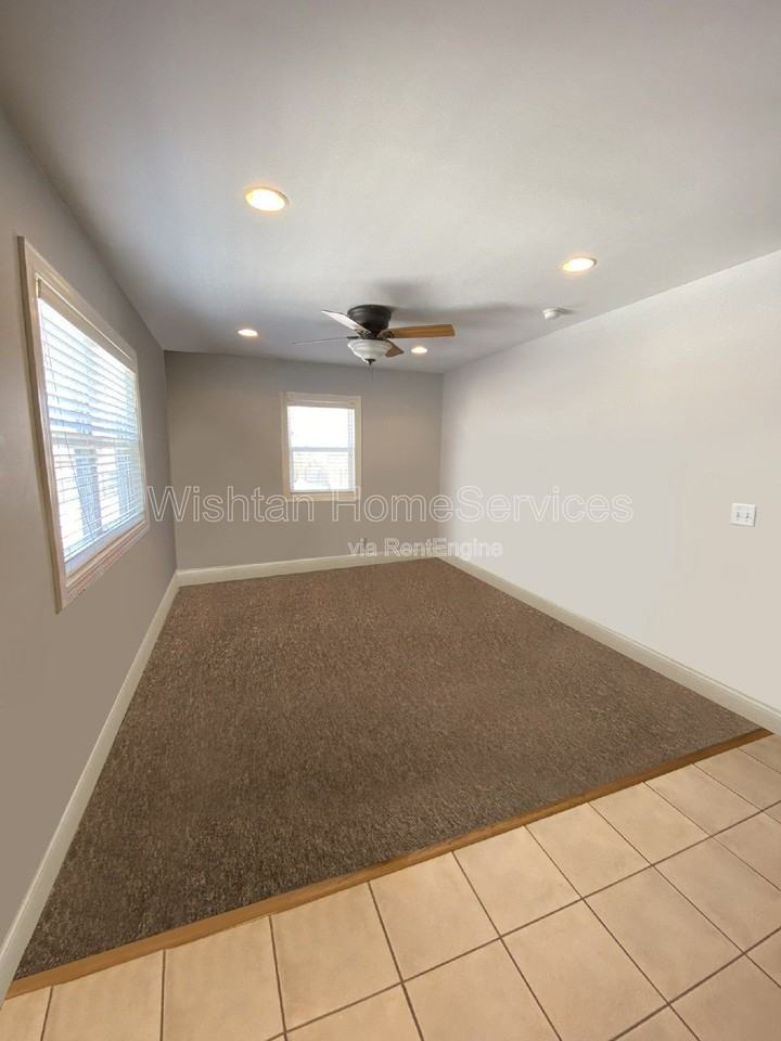 518 W Murray St #A - Photo 2 of 8
