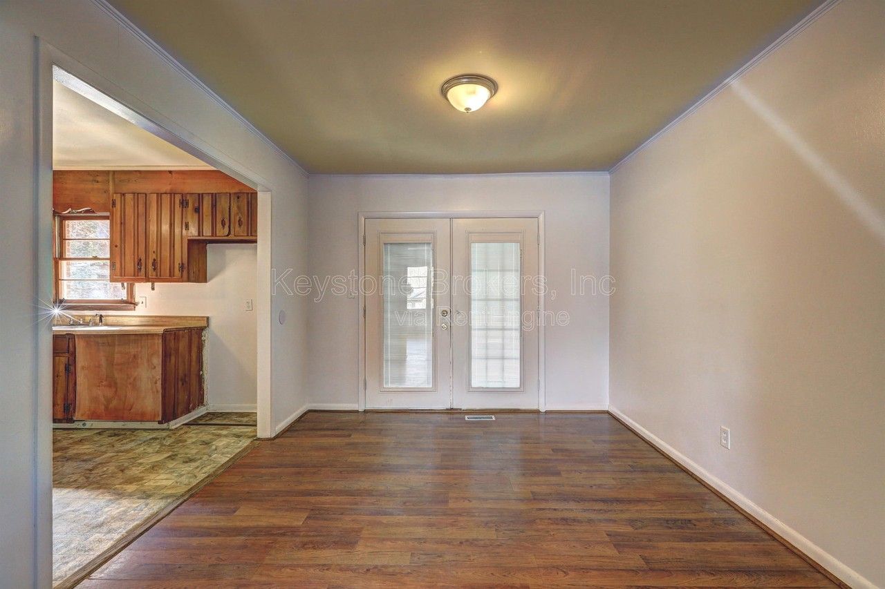 4455 Fairfax Dr - Photo 5 of 10