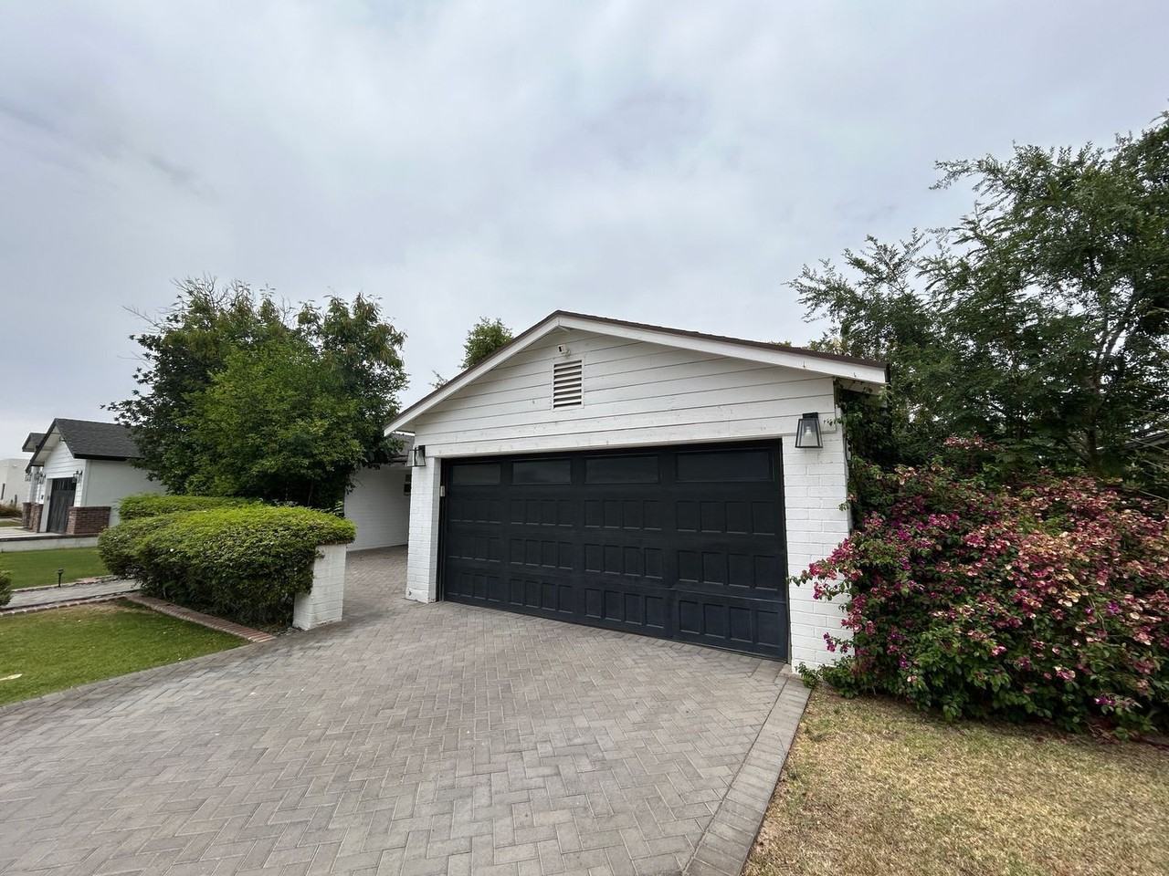 4016 E Avalon Dr - Photo 3 of 41