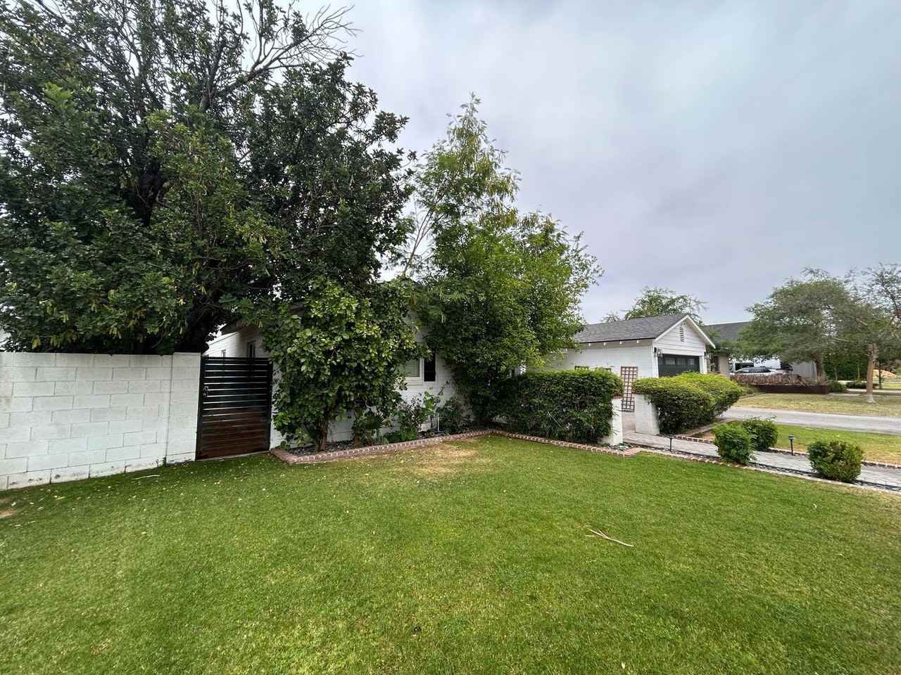 4016 E Avalon Dr - Photo 4 of 41