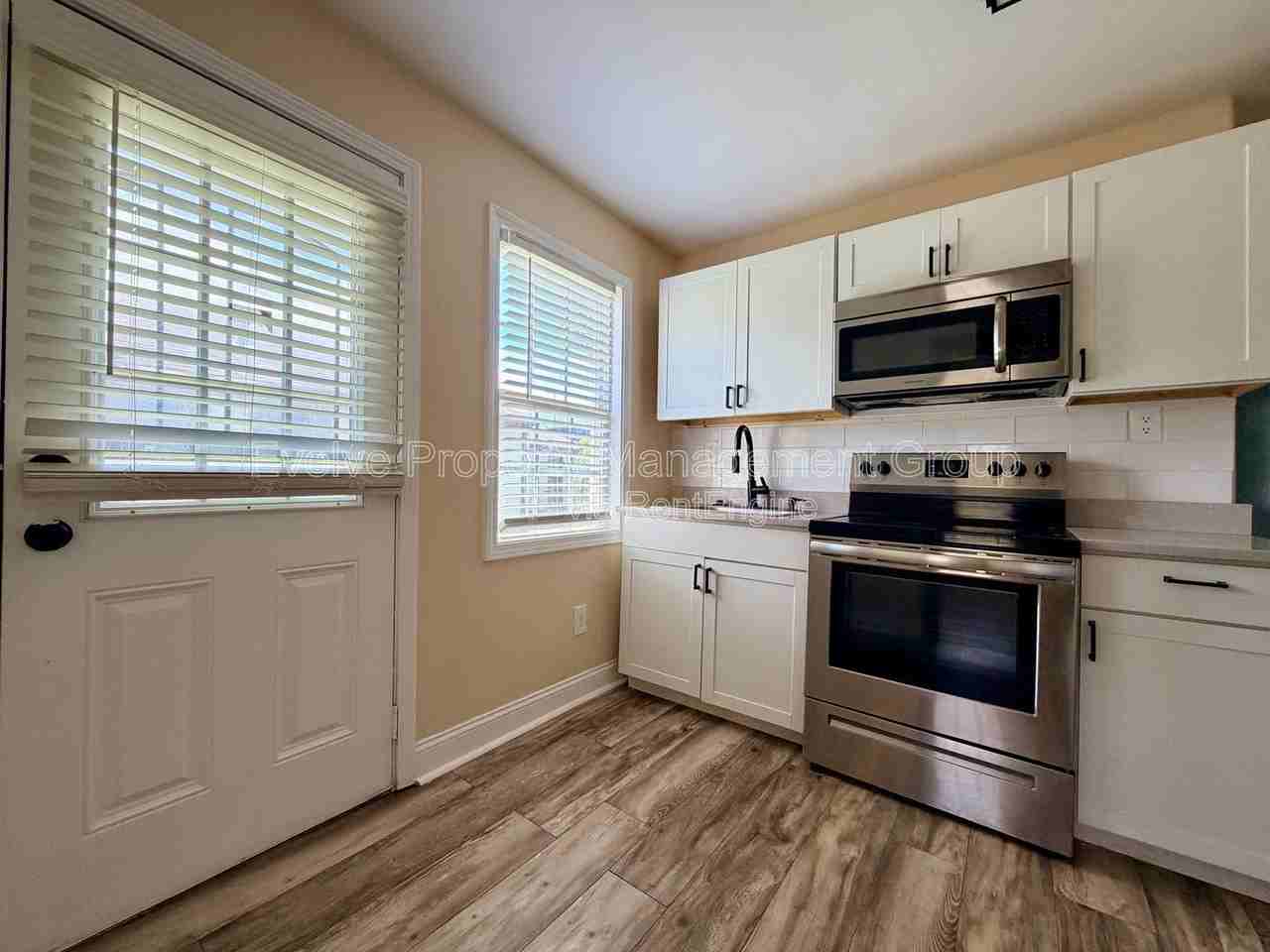 679 Harrell St - Photo 6 of 11