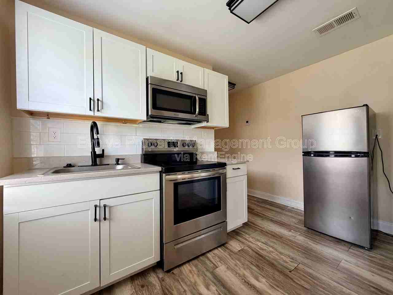 679 Harrell St - Photo 7 of 11