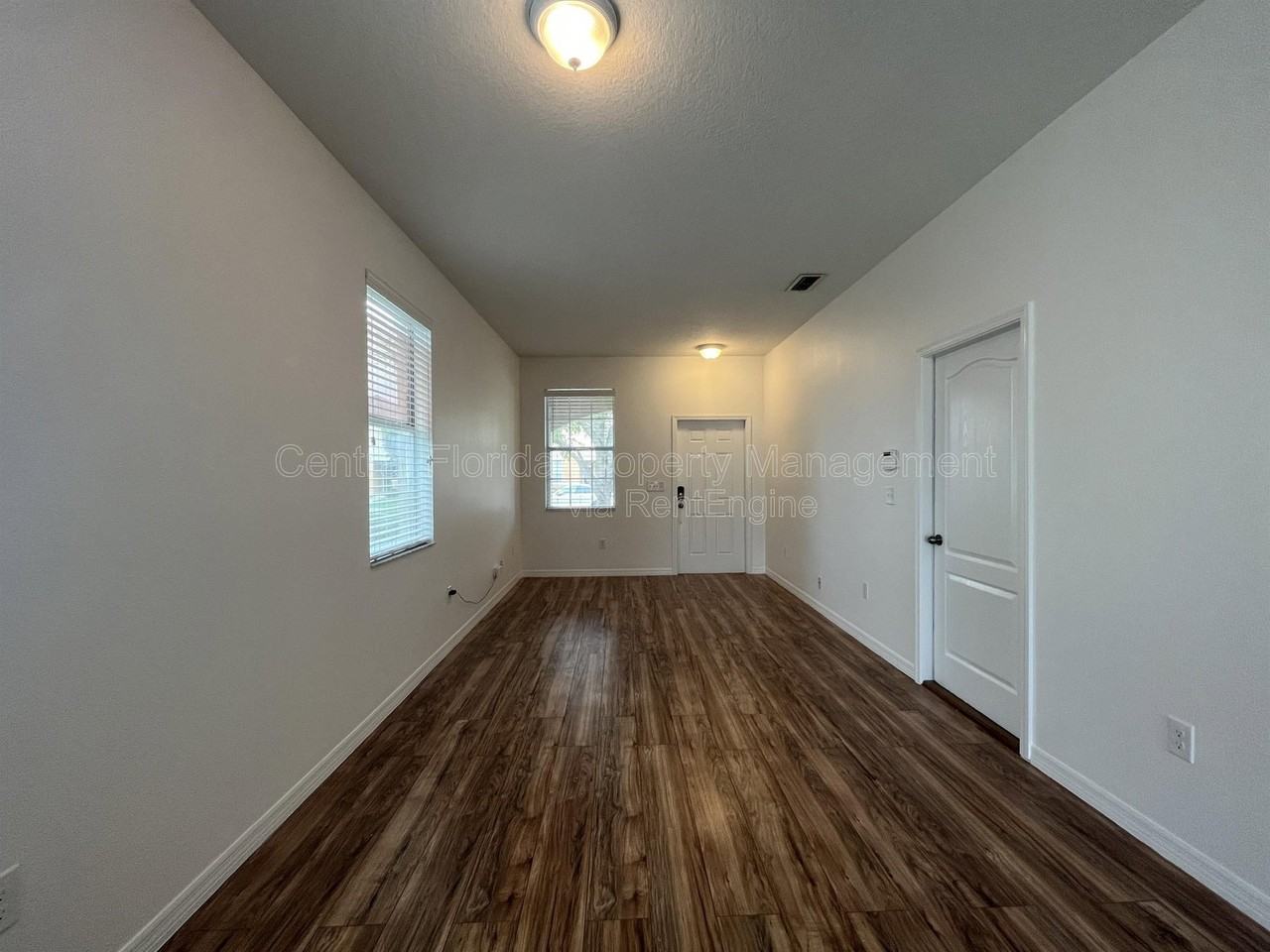 10935 Savannah Landing Cir - Photo 2 of 21
