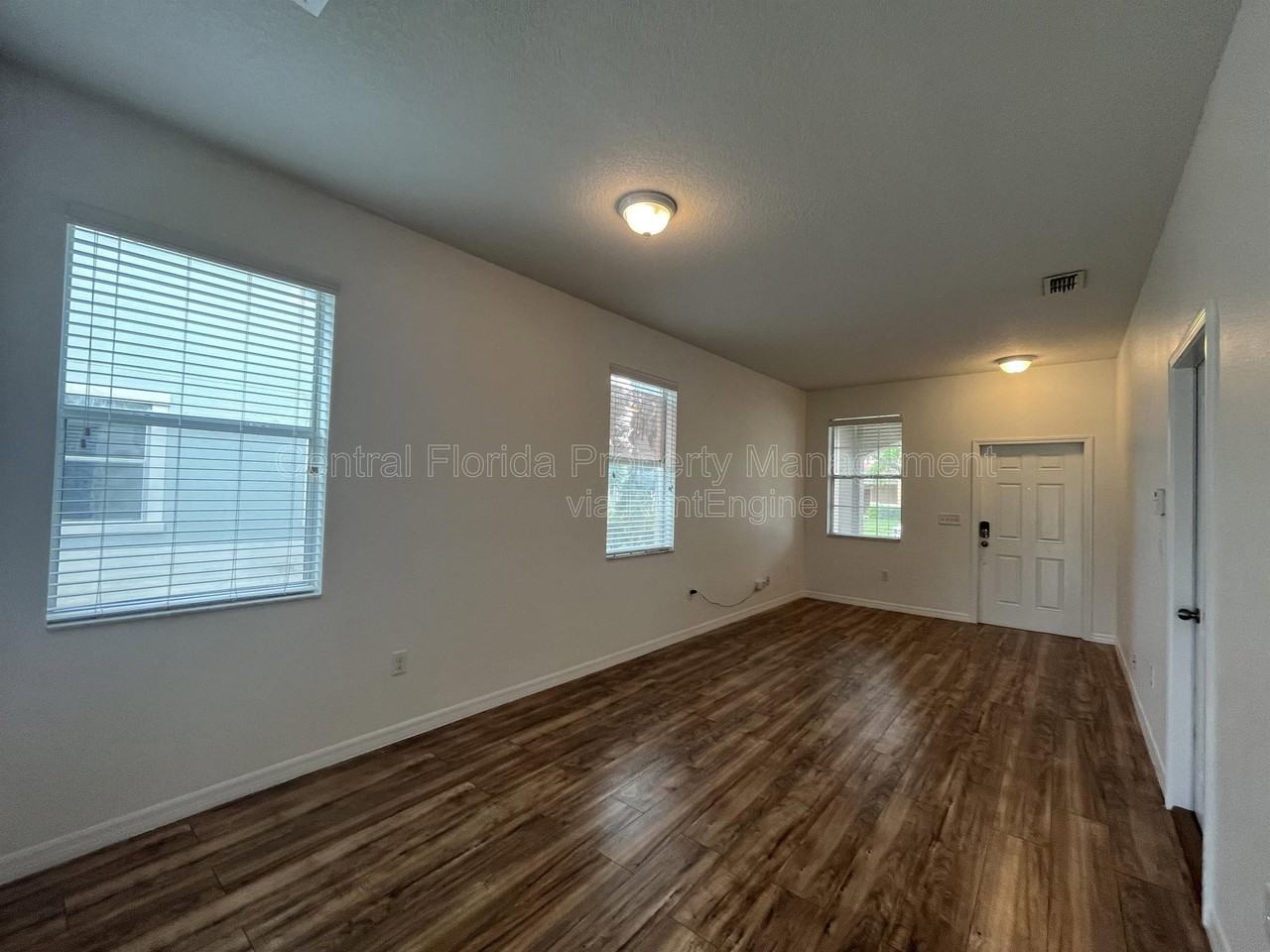10935 Savannah Landing Cir - Photo 3 of 21