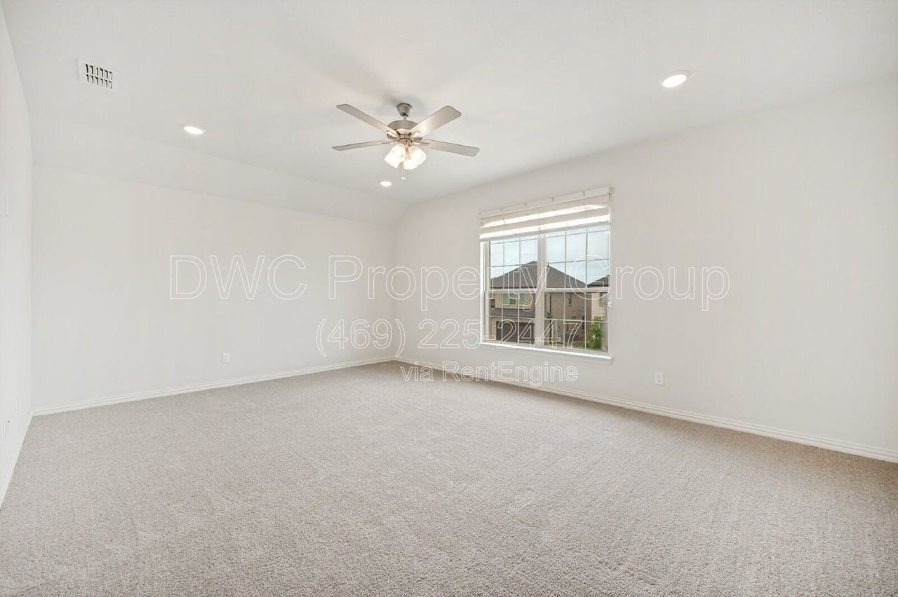 16712 Hidden Cove Dr - Photo 5 of 12