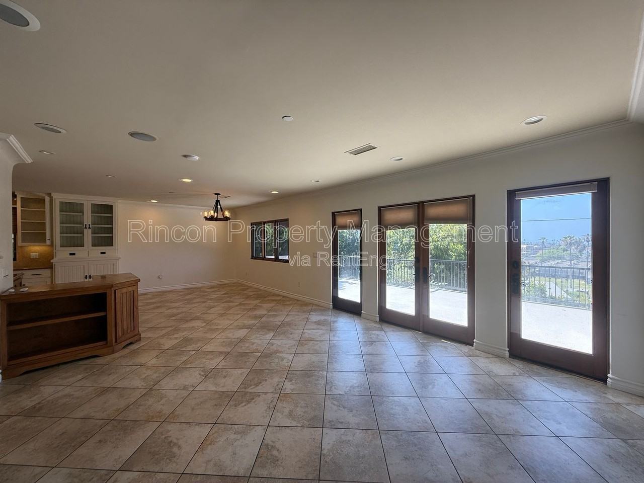 2166 Palomar Ave - Photo 5 of 27