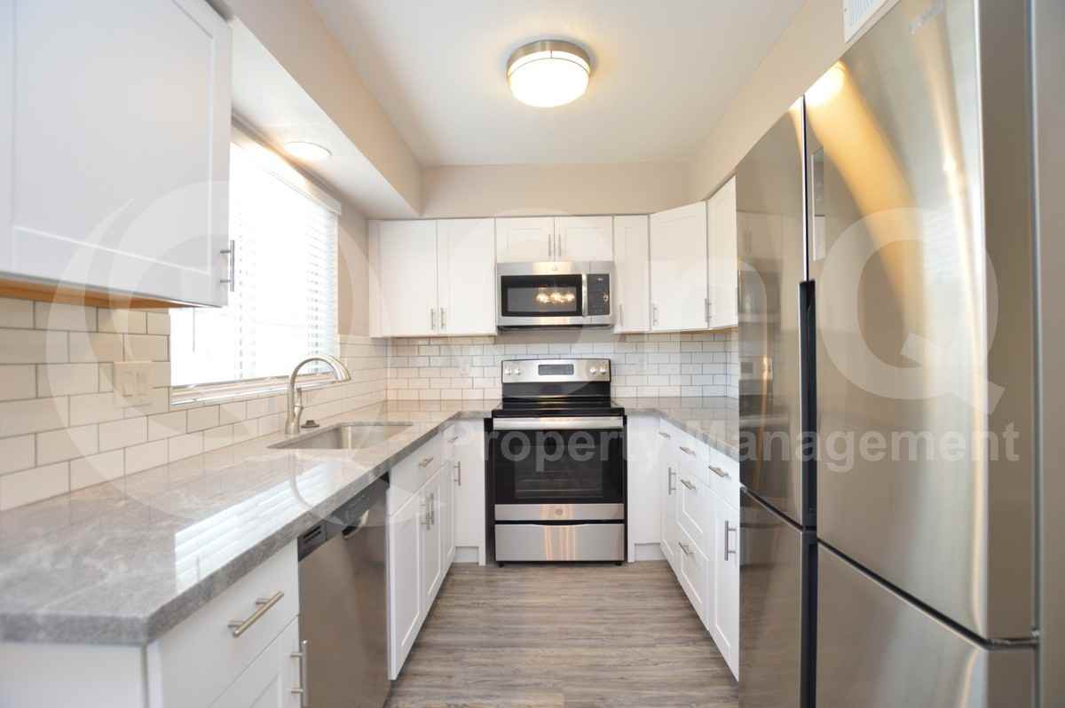 785 N Arrowhead Dr #2 - Photo 3 of 15