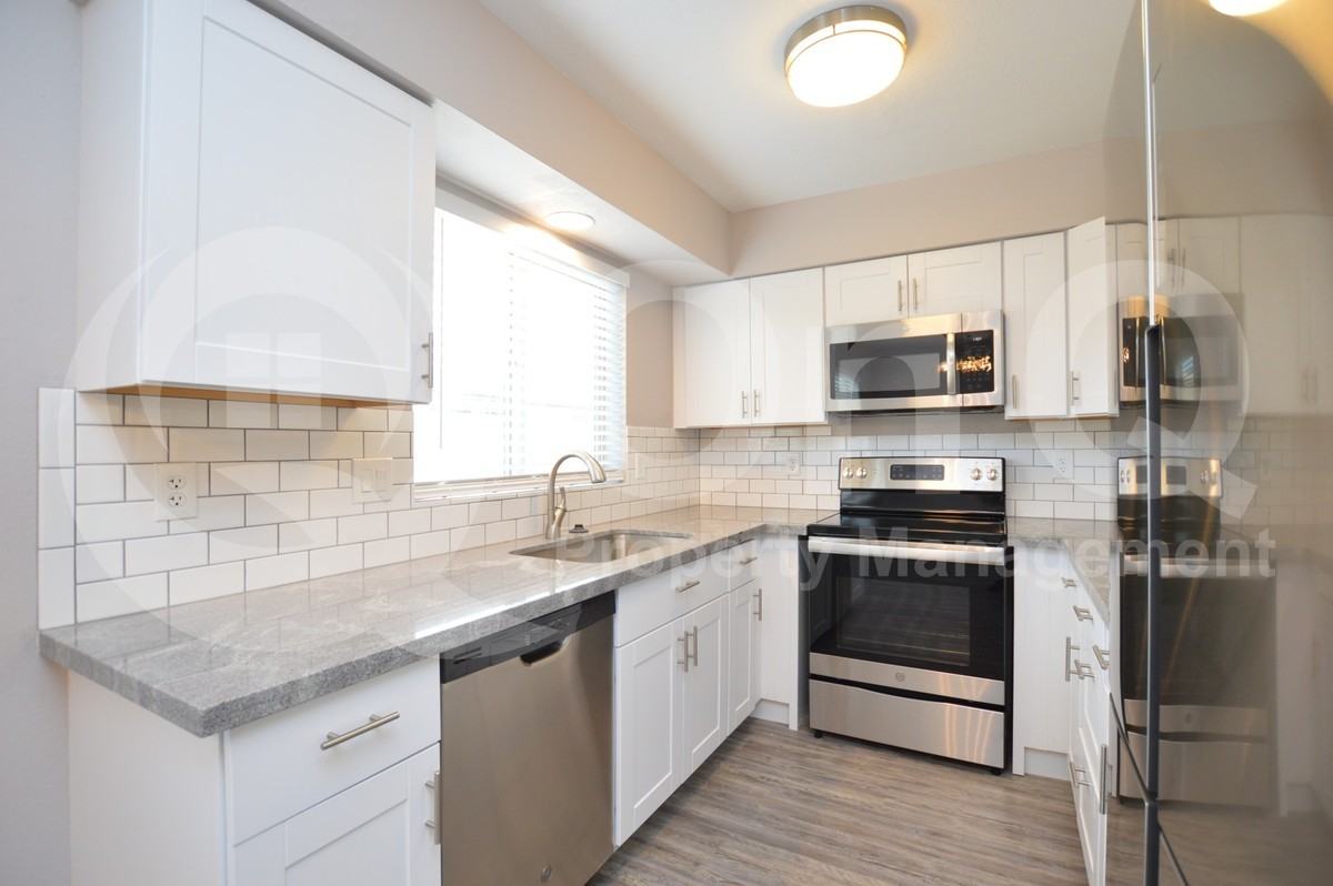 785 N Arrowhead Dr #2 - Photo 6 of 15