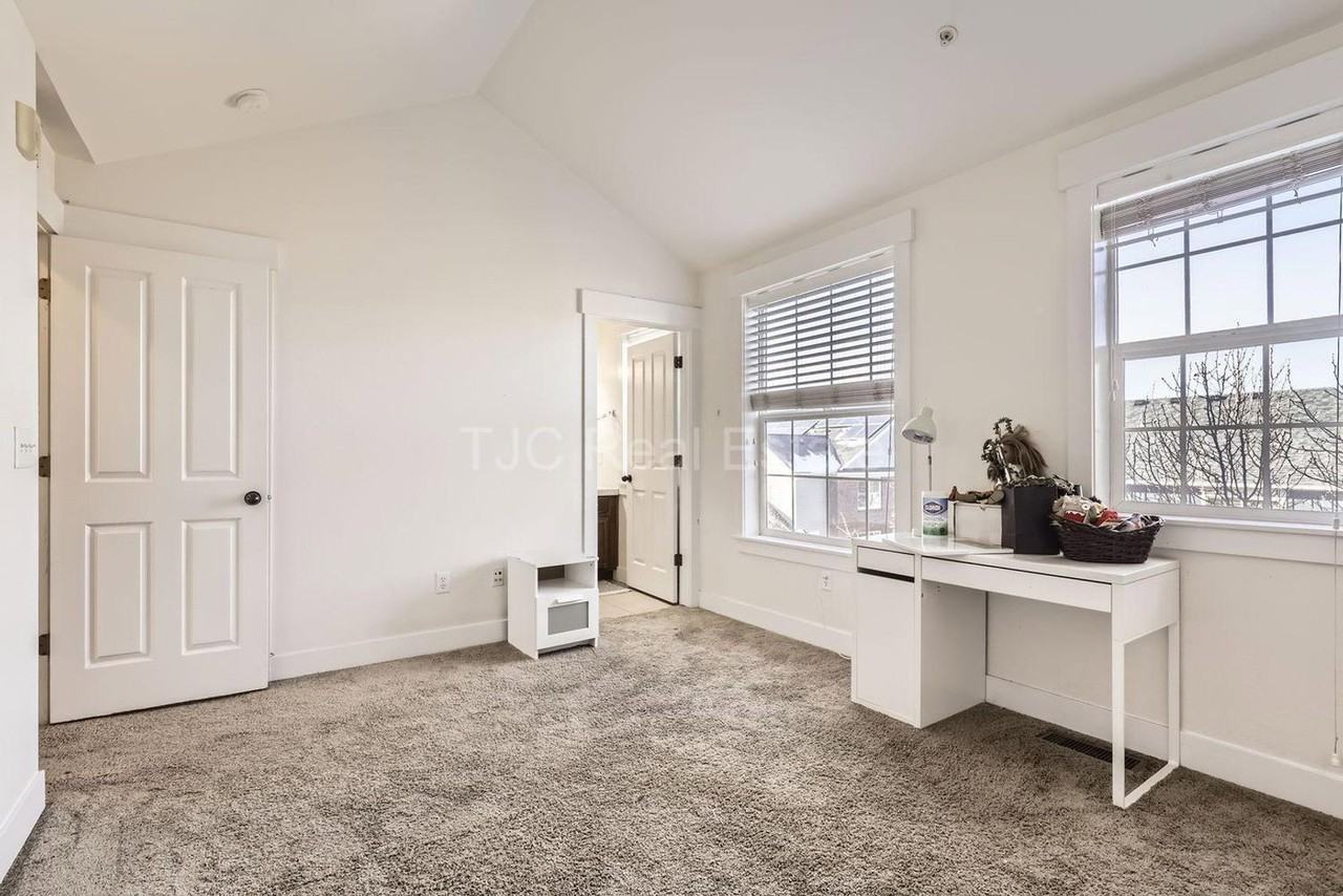 3381 N Xenia St - Photo 5 of 11