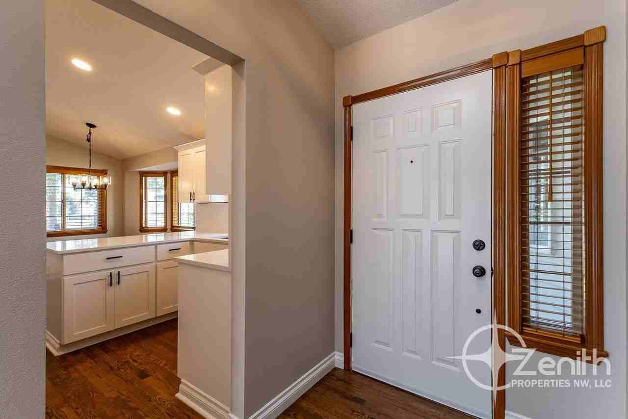 1917 Se 158th Ave - Photo 5 of 45