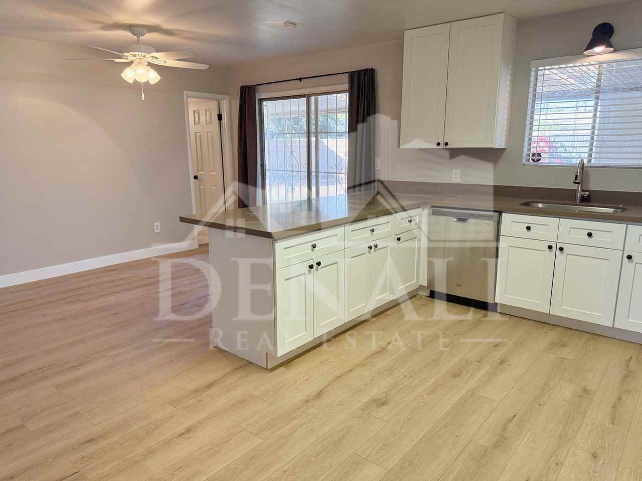 1220 W Romo Jones St - Photo 5 of 26