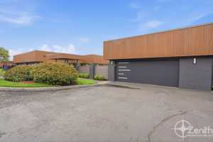 featured image of 6903 Se Riverside Dr #3