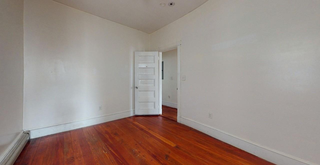 19 Newport St. - Photo 3 of 43