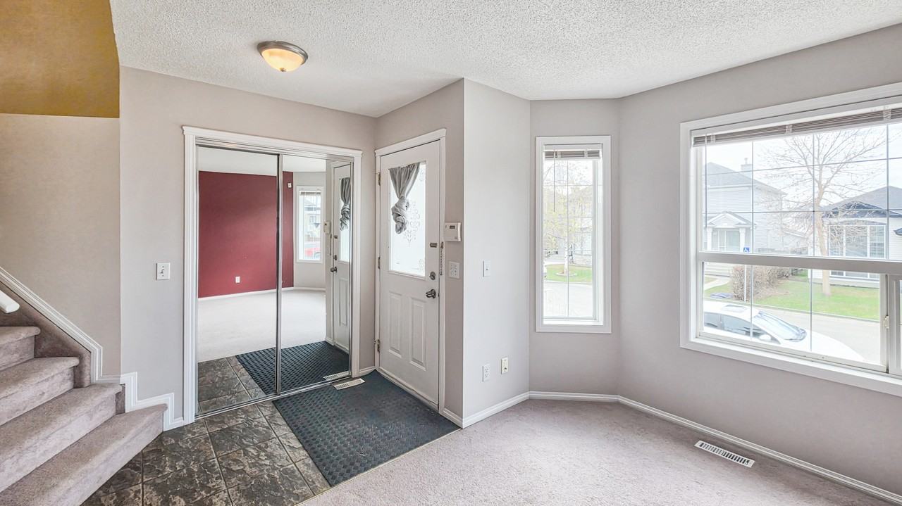 171 Taravista St Ne - Photo 4 of 33