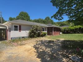 featured image of 132 Hensley Loop