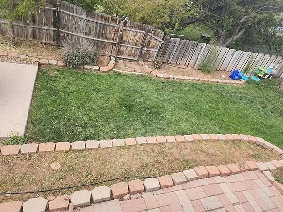 514 Pinecone Dr - Photo 5 of 13