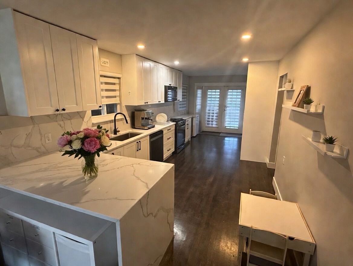 4285 St George St - Photo 6 of 13