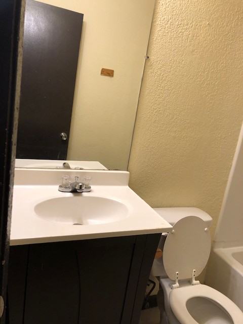 410 Melrose St #C - Photo 3 of 9