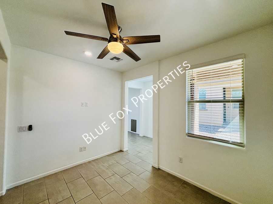 3080 W Chalfont Dr - Photo 3 of 23