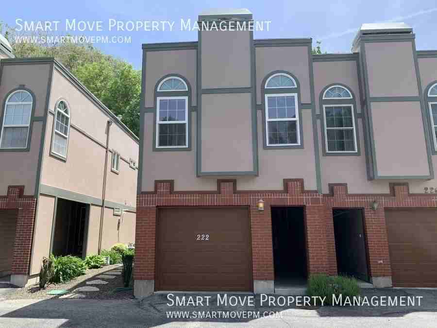222 S Straughan Ave