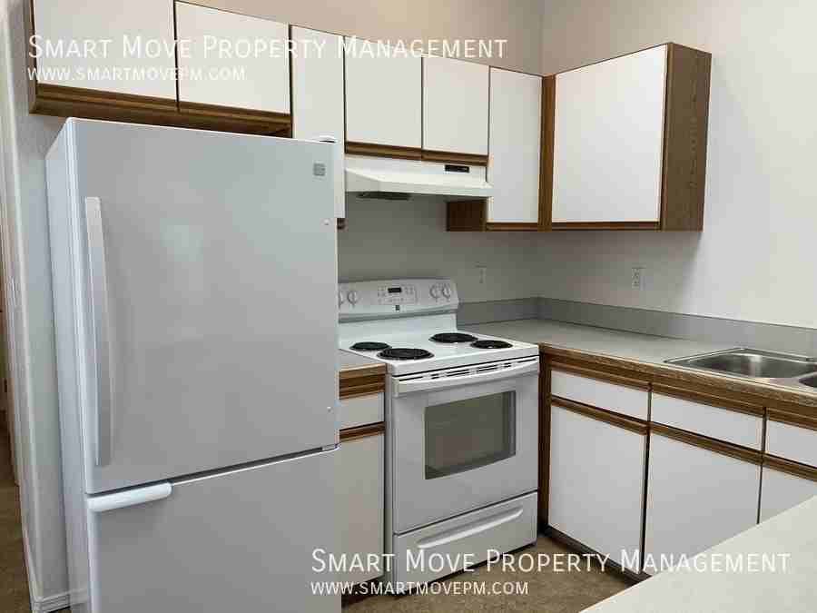 222 S Straughan Ave - Photo 7 of 31
