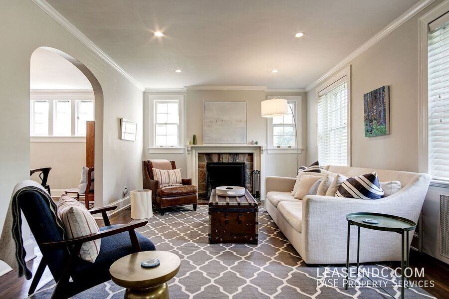 5433 31st St Nw - Photo 3 of 29