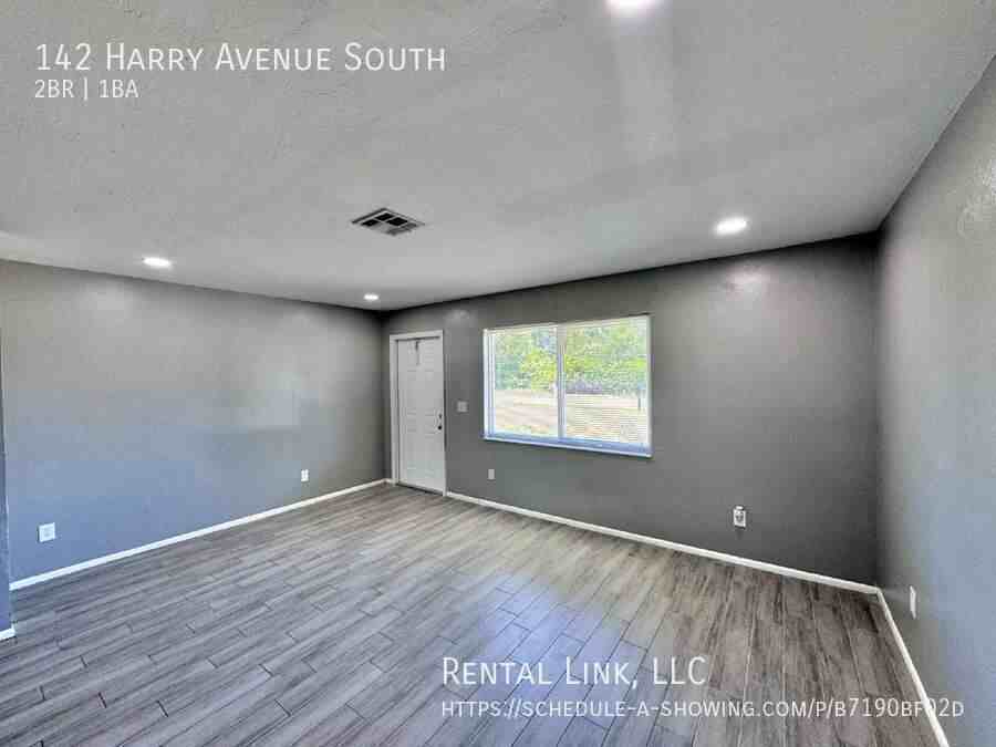 142 Harry Ave S - Photo 3 of 22