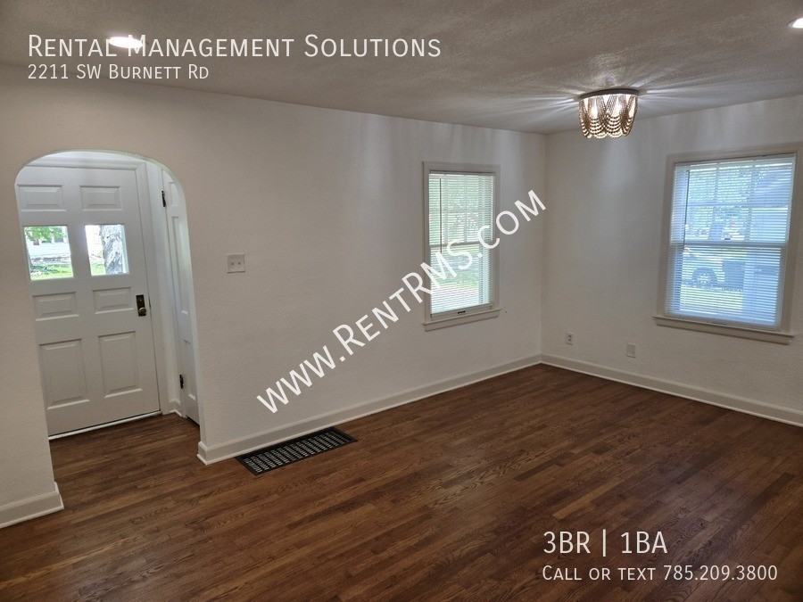 2211 Sw Burnett Rd - Photo 3 of 22
