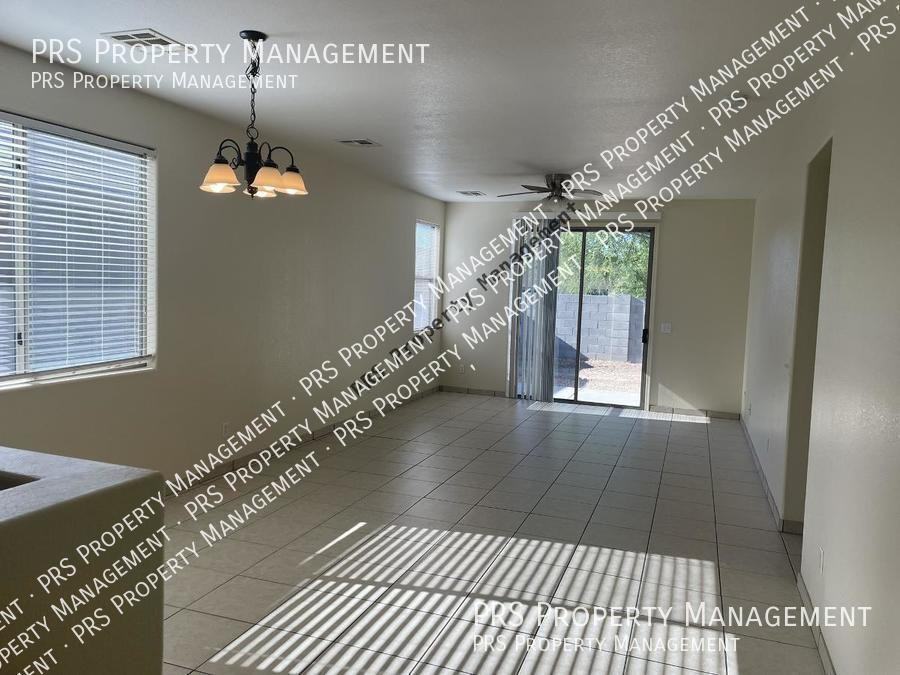2306 W Kristina Ave - Photo 4 of 21