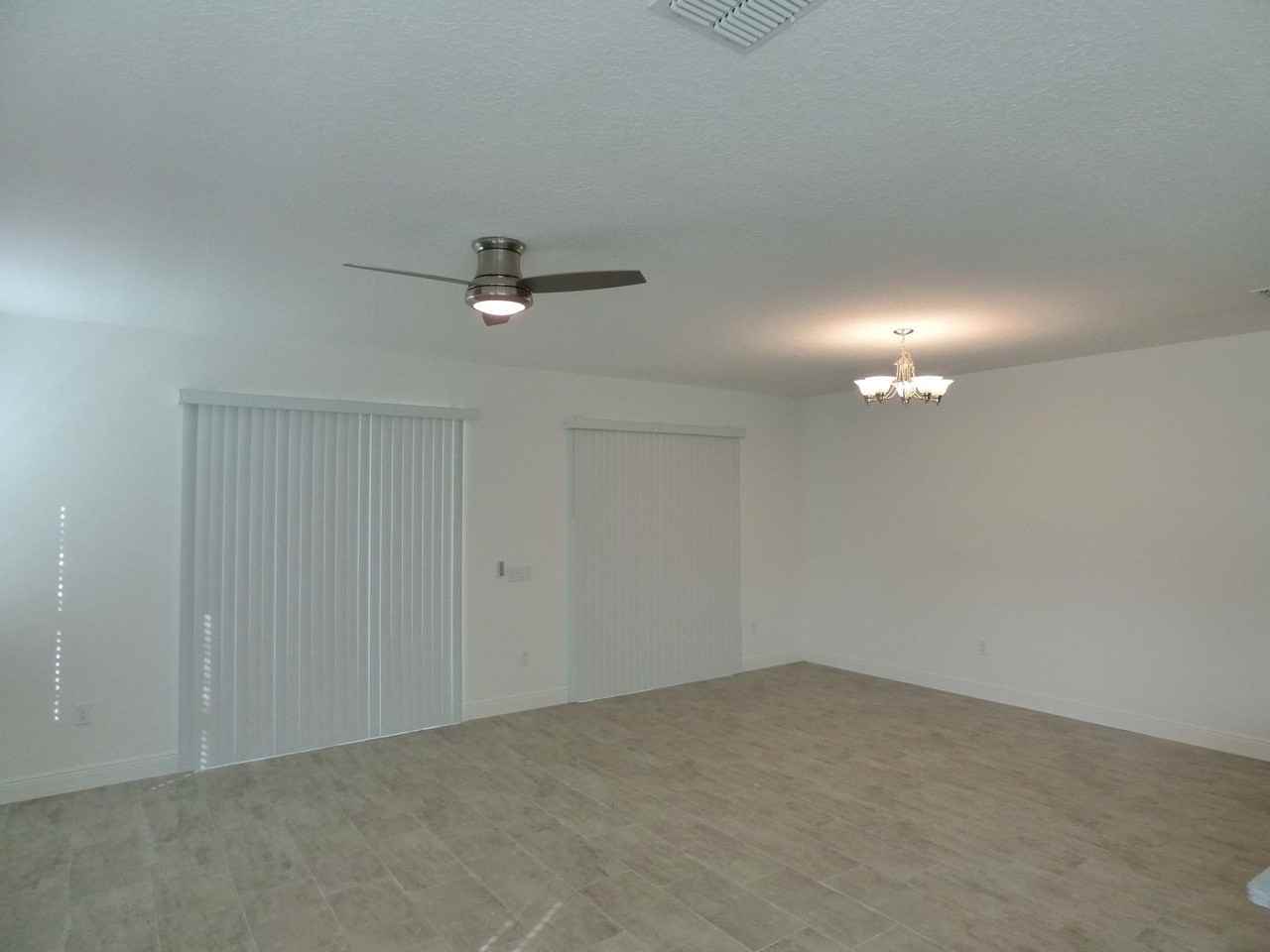1403 Broad Wing Ln - Photo 3 of 16