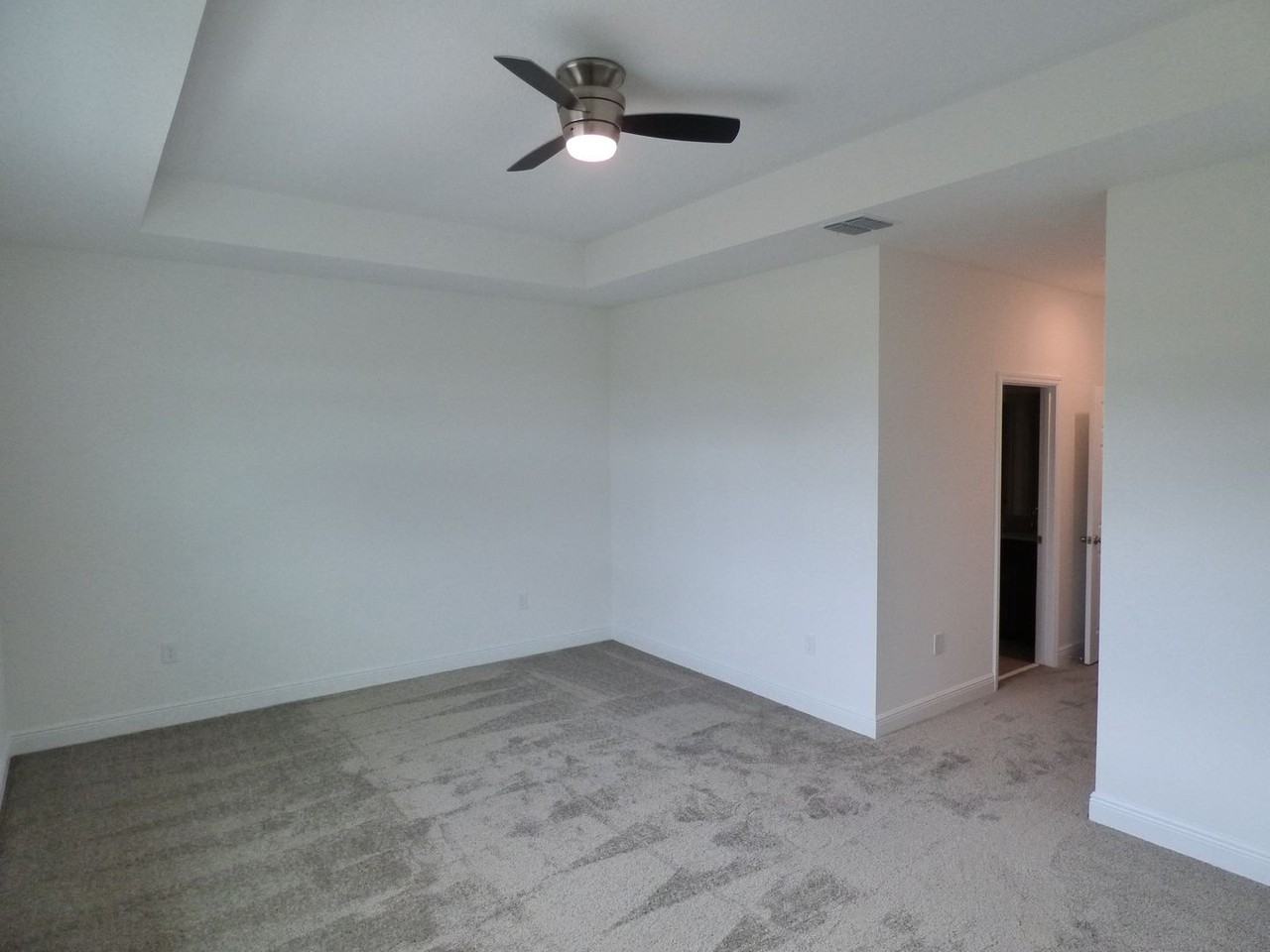 1403 Broad Wing Ln - Photo 5 of 16