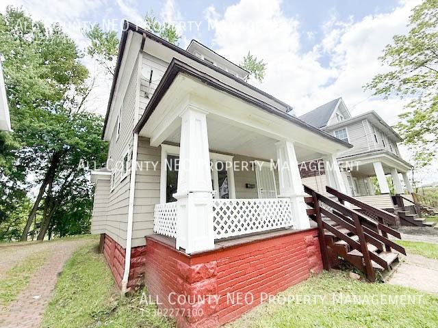 1161 La Croix Ave - Photo 2 of 19