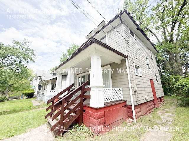 1161 La Croix Ave - Photo 3 of 19